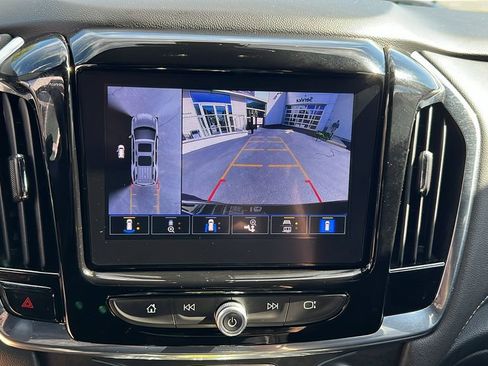 Used 2023 Chevrolet Traverse LT w/ LT Premium Package image 31