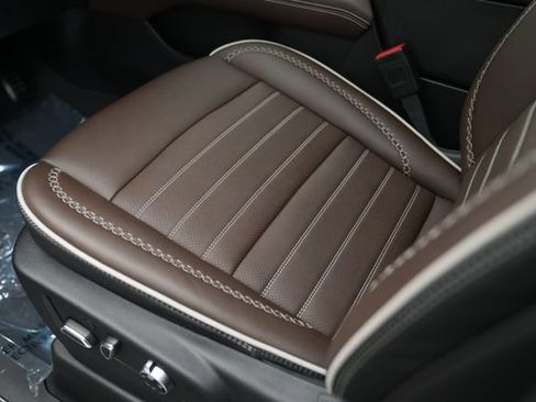 Used 2025 GMC Yukon Denali Ultimate w/ LPO, Floor Liner Package AWD/4WD image 13