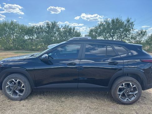 Used 2024 Chevrolet Trax LT w/ Driver Confidence Package FWD image 4