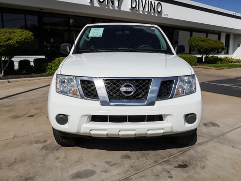 Used 2019 Nissan Frontier SV AWD/4WD image 3