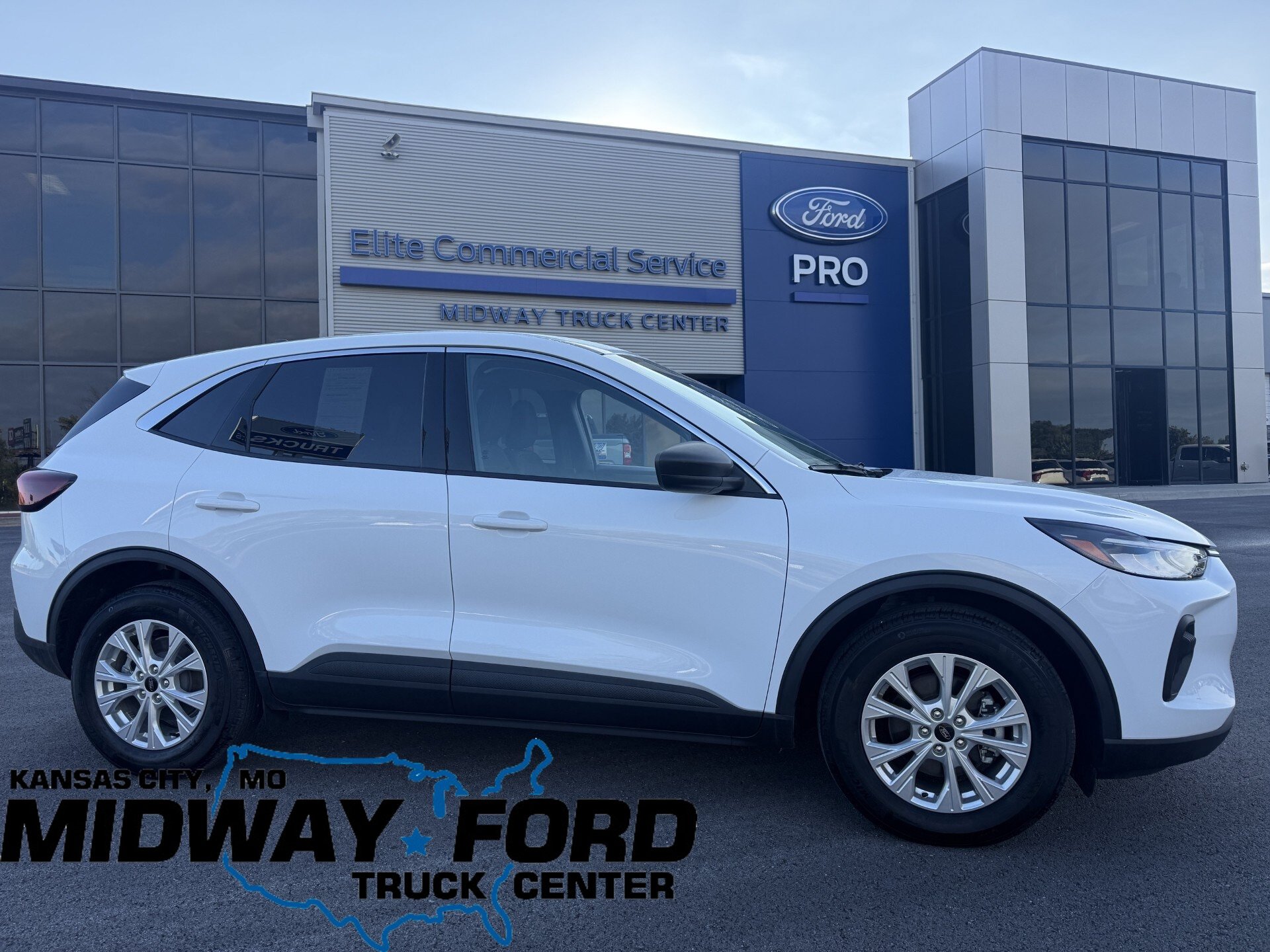 Used 2024 Ford Escape Active FWD image 1