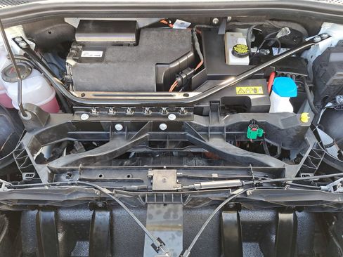 Used 2024 Audi Q4 e-tron Premium Plus image 34