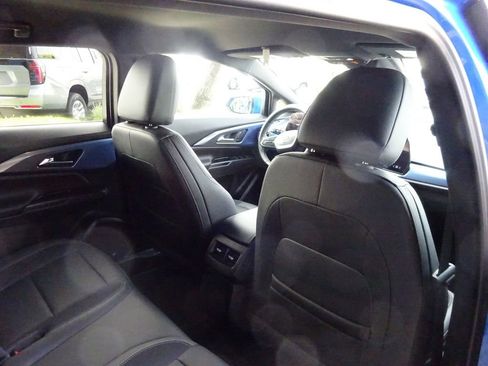 Certified 2025 Chevrolet Equinox EV LT w/ Convenience Package image 24