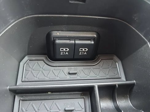 Used 2020 Toyota RAV4 XLE FWD image 34