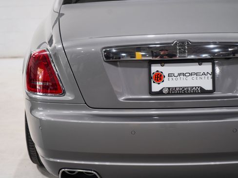 Used 2015 Rolls-Royce Ghost RWD image 36
