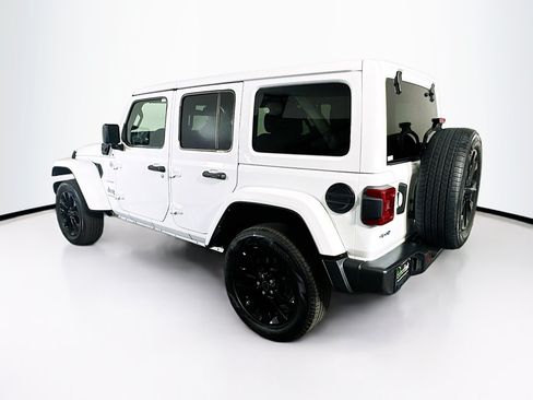 Used 2024 Jeep Wrangler Unlimited Sahara AWD/4WD image 5