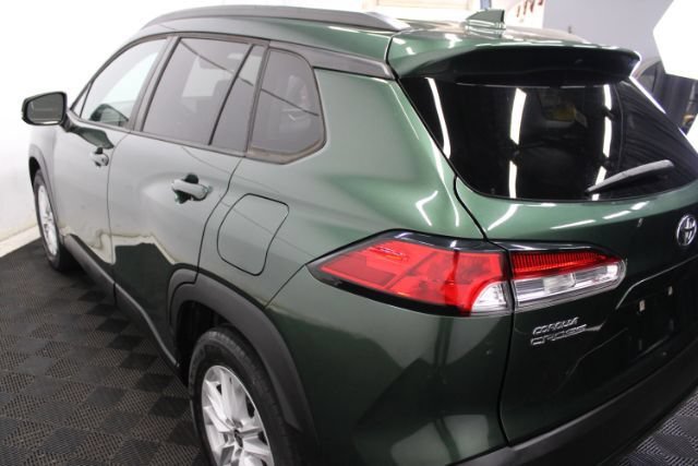 Used 2022 Toyota Corolla Cross LE w/ Moonroof Package FWD image 9