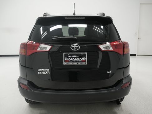 Used 2015 Toyota RAV4 LE FWD image 5