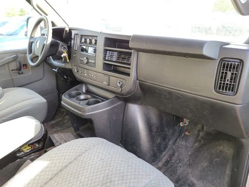 Used 2020 Chevrolet Express 3500 LS RWD image 17