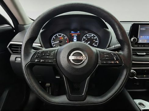 Used 2023 Nissan Altima 2.5 S FWD image 12