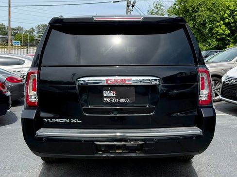 Used 2017 GMC Yukon XL Denali w/ Open Road Package AWD/4WD image 10