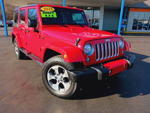 Used 2018 Jeep Wrangler Unlimited Sahara w/ Connectivity Group image 2