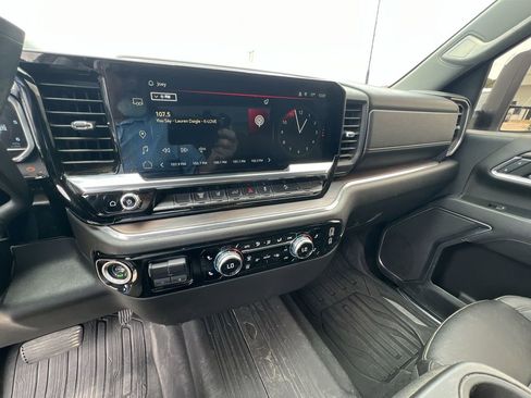 Used 2024 GMC Sierra 2500 SLT w/ LPO, GMC Protection Package image 28