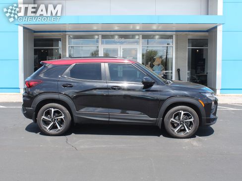 Used 2022 Chevrolet TrailBlazer RS w/ Sun and Liftgate Package AWD/4WD image 3