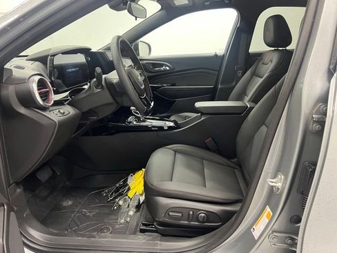 New 2026 Chevrolet Trax RS w/ Sunroof Package FWD image 6