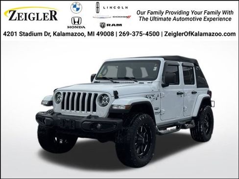 Used 2018 Jeep Wrangler Unlimited Sahara image 1