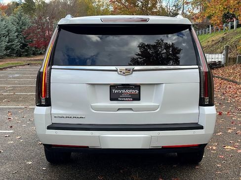 Used 2020 Cadillac Escalade ESV Premium Luxury image 22