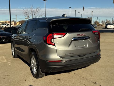 Used 2024 GMC Terrain SLE image 6
