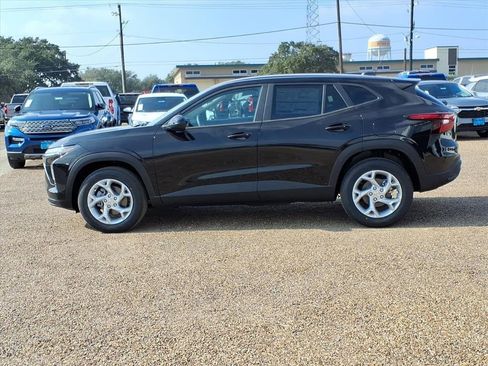 New 2026 Chevrolet Trax LS w/ LS Convenience Package image 2