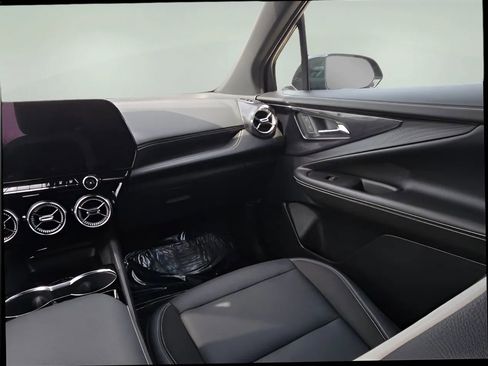 Used 2024 Chevrolet Blazer EV LT AWD/4WD image 18