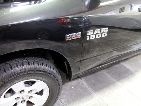 Used 2017 RAM 1500 Express image 29