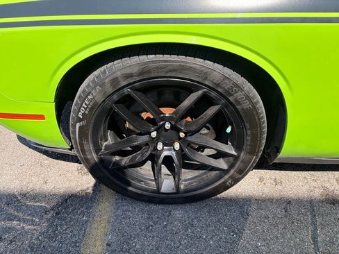 Used 2015 Dodge Challenger R/T Plus RWD image 28