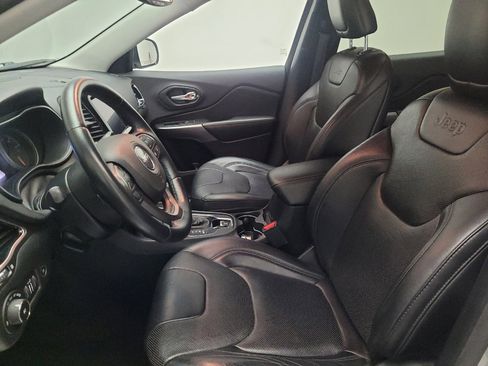 Used 2019 Jeep Cherokee Limited w/ Luxury Group image 17