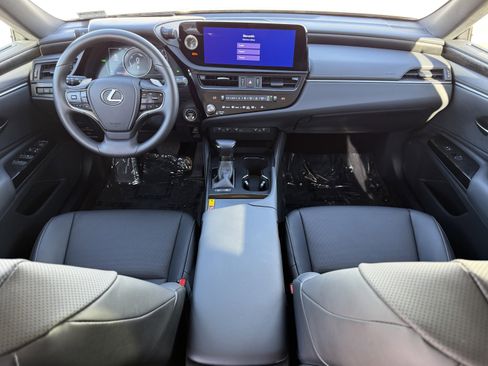Certified 2025 Lexus ES 300h w/ Premium Package image 28