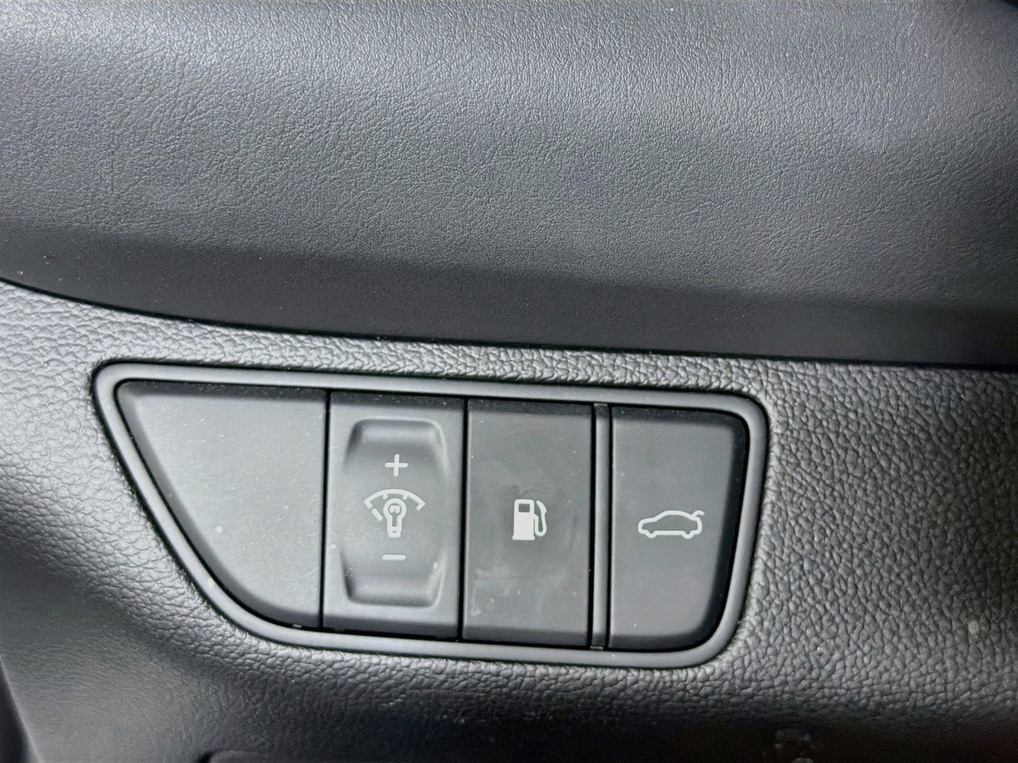 Used 2026 Genesis G70 2.5T RWD image 17