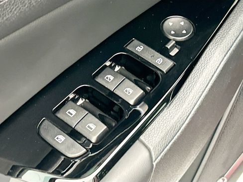 Used 2025 Kia Sportage SX FWD image 22