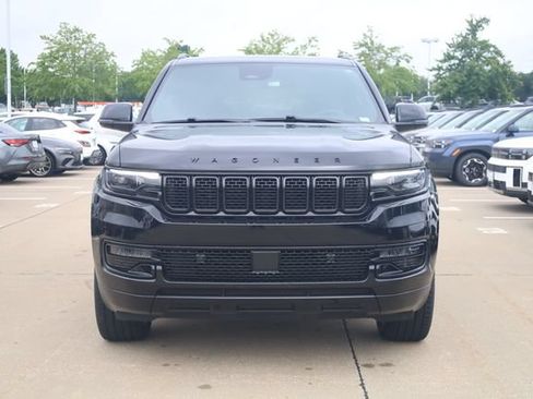 Used 2023 Jeep Wagoneer Series II AWD/4WD image 3