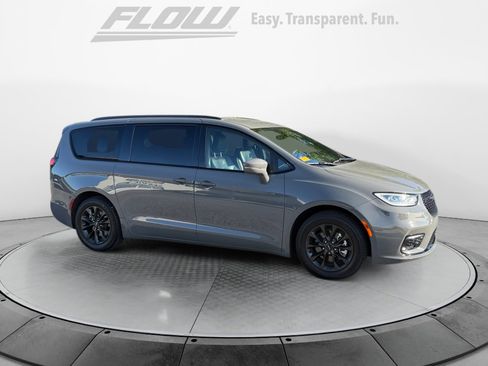 Used 2021 Chrysler Pacifica Touring-L w/ S Appearance Package FWD image 1