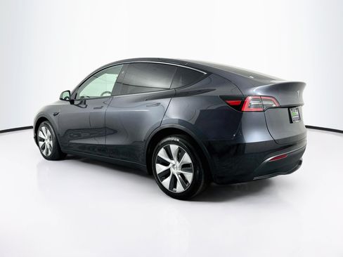 Used 2024 Tesla Model Y Long Range AWD/4WD image 5