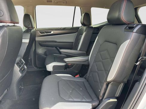 Used 2024 Volkswagen Atlas Peak Edition SEL AWD/4WD image 14