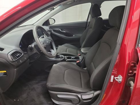 Used 2018 Hyundai Elantra GT image 12