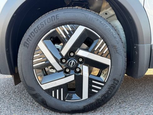 New 2026 Nissan Kicks SV FWD image 10