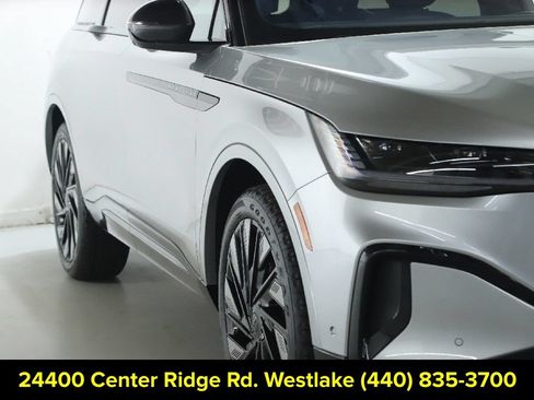 Certified 2024 Lincoln Nautilus Reserve w/ Equipment Group 202A AWD/4WD image 9