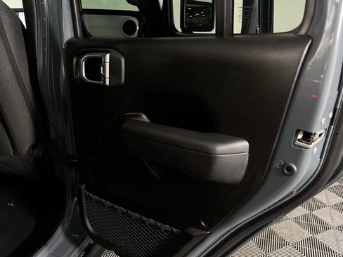 Certified 2025 Jeep Wrangler Willys 4xe image 26