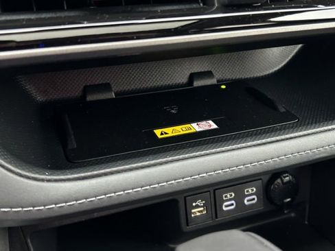 Used 2023 Toyota Highlander XLE image 50