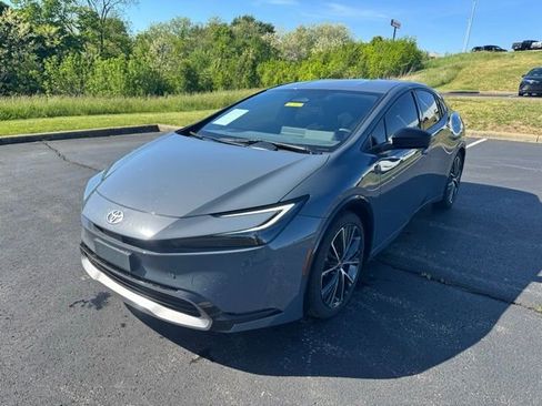 Used 2025 Toyota Prius XLE FWD image 7