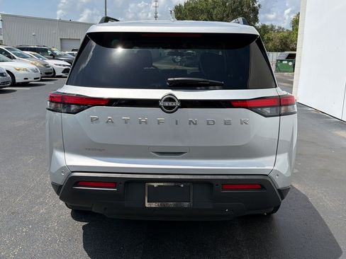 Used 2025 Nissan Pathfinder SV FWD image 10