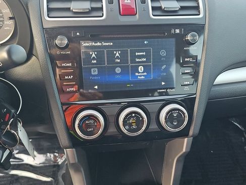 Used 2016 Subaru Forester 2.5i Limited AWD/4WD image 10