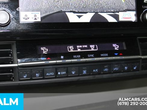 Used 2021 Toyota Sienna Limited FWD image 34