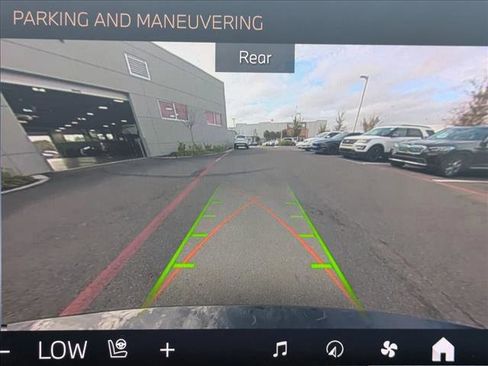 Used 2025 BMW 330i Sedan image 13