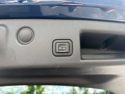 Used 2022 Chevrolet Equinox RS w/ RS Leather Package image 22