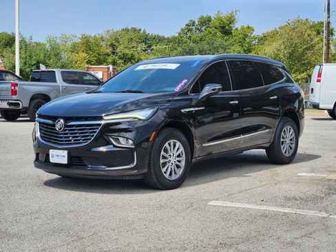 Used 2024 Buick Enclave Essence w/ Technology Package FWD image 2