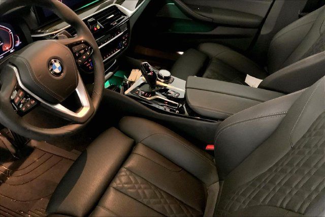 Used 2023 BMW 540i w/ Executive Package RWD image 8