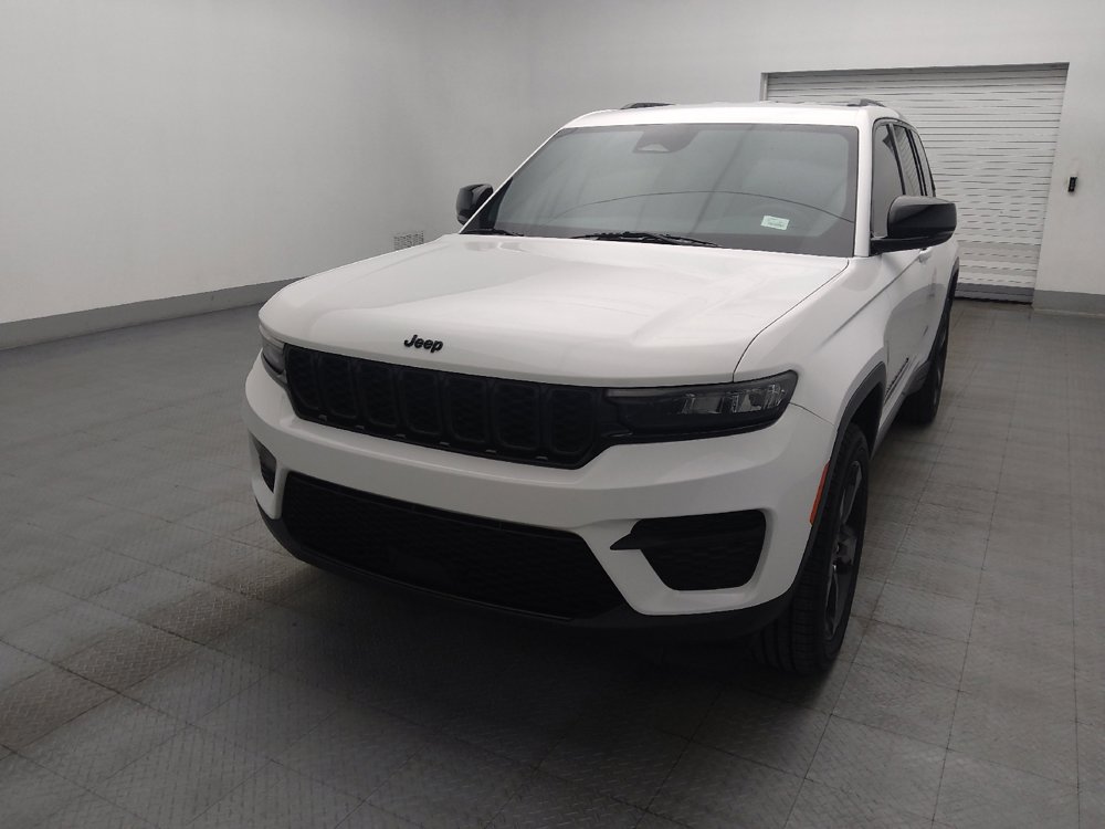 Used 2023 Jeep Grand Cherokee Altitude RWD image 15