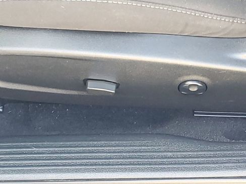 Used 2021 Dodge Challenger SXT image 29