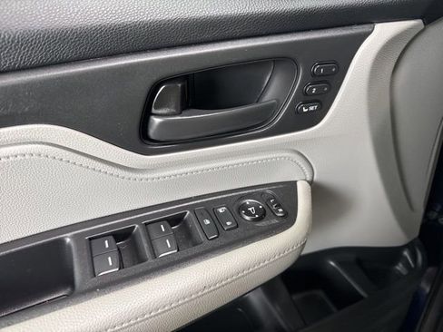Used 2018 Honda Odyssey EX-L image 25